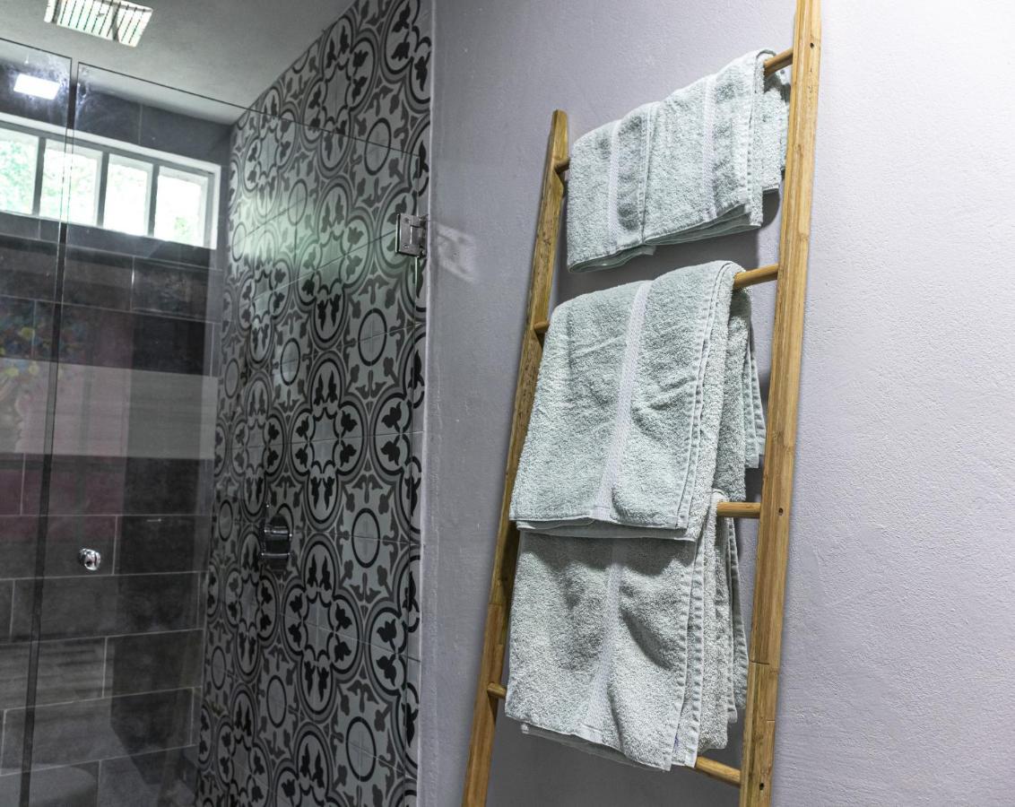 Hotel Boutique The Green Jungle House Puerto Viejo de Talamanca Ngoại thất bức ảnh
